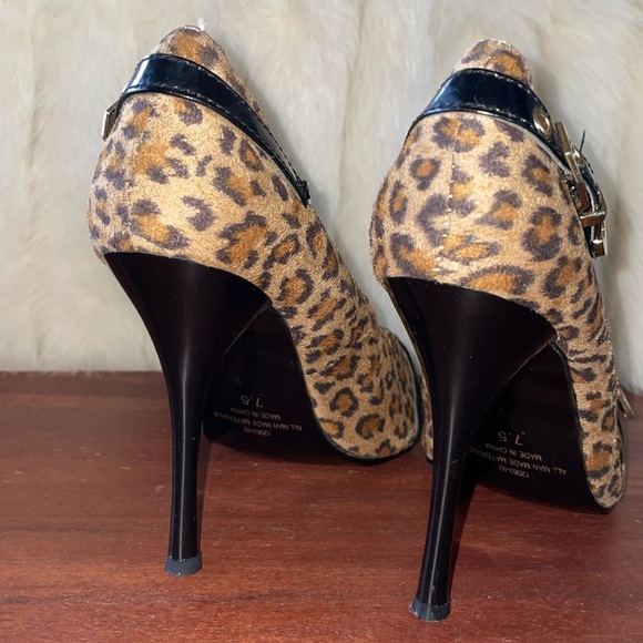 Frederick’s of Hollywood Animal Print Stiletto Heels Leopard Black Patent Sz 7.5 - Picture 6 of 13
